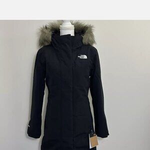 Woman's Northface Artic down Parka